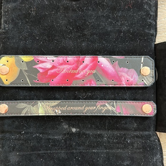 Ted Baker London Citrus Bloom Travel Jewelry Roll Holder - Picture 8 of 10